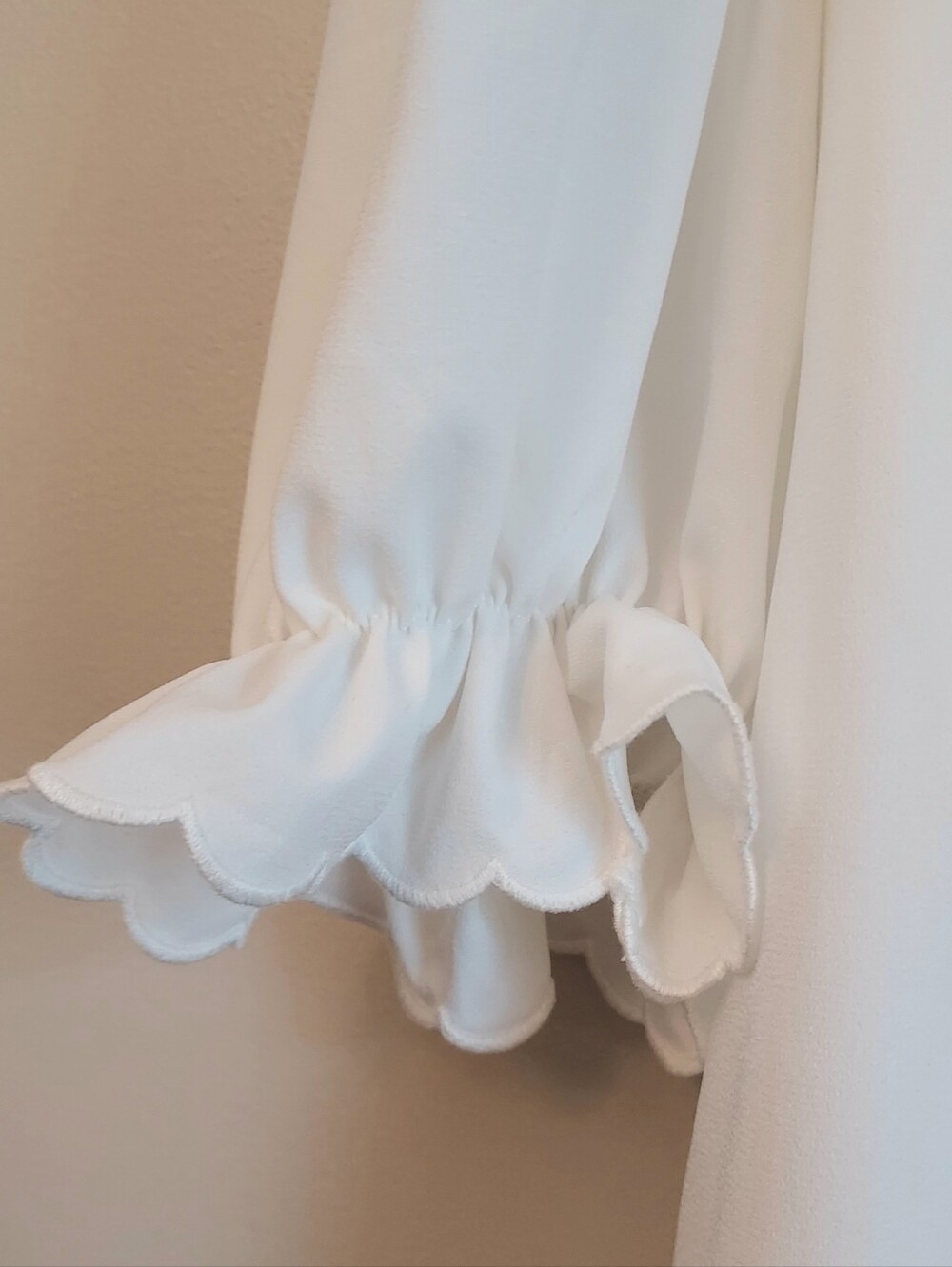 Tuckernuck Pomander Place White Selena Short Puff Sleeve Blouse Size Medium - Picture 10 of 15